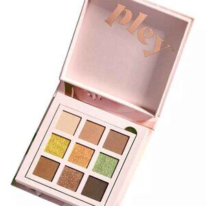 Pley BEAUTY Pleyer Palette 9 Shade Eyeshadow Collection In Nudie